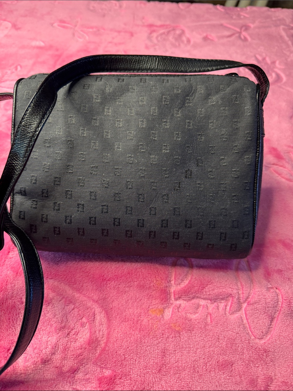 Fendi SAS Roma Black FF Crossbody – Pebbled Leather Strap/Trim – Excellent - Picture 2 of 10